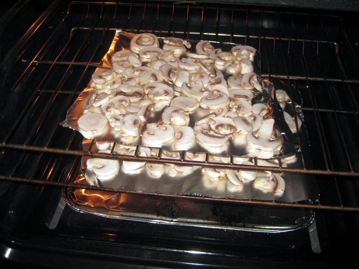 Сушеные грибы в духовке